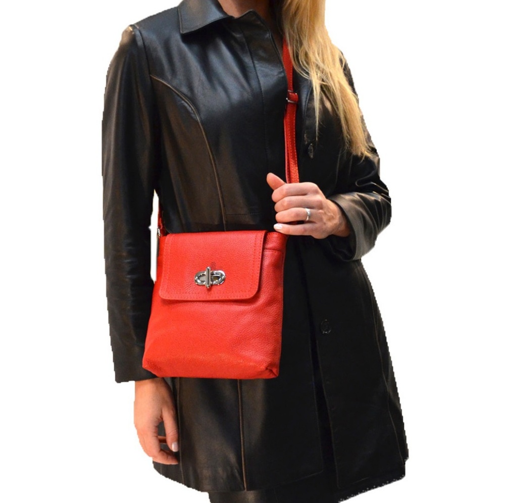 MODA IN PELLE | Flora74 Black Pebbled Leather Bag